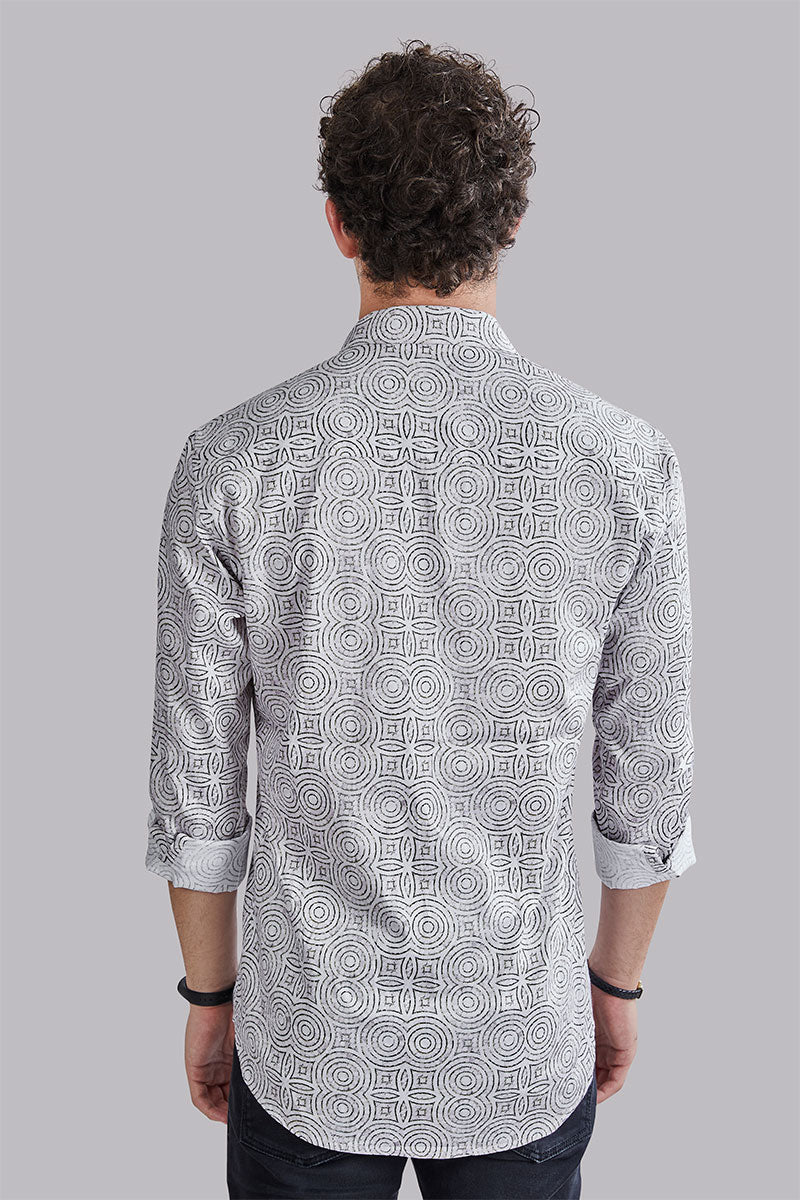 Maxwell White Minimalistic / Paisley Print