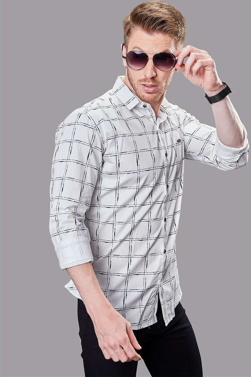 Elliot White Minimalistic / Checkered Print