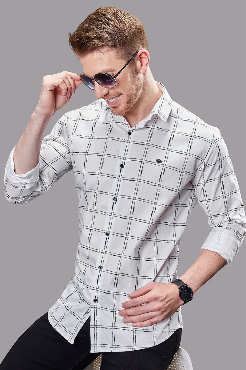 Elliot White Minimalistic / Checkered Print