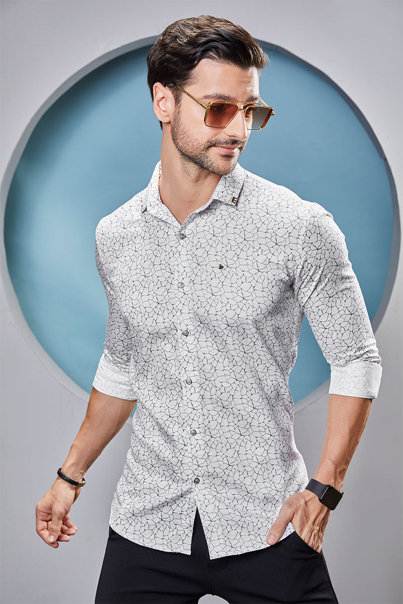 style-tapio-white-geometric-printed-shirt